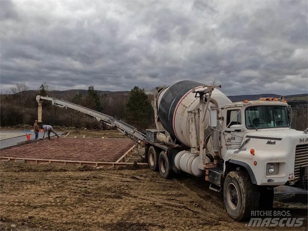 Mack DM690S Інше обладнання
