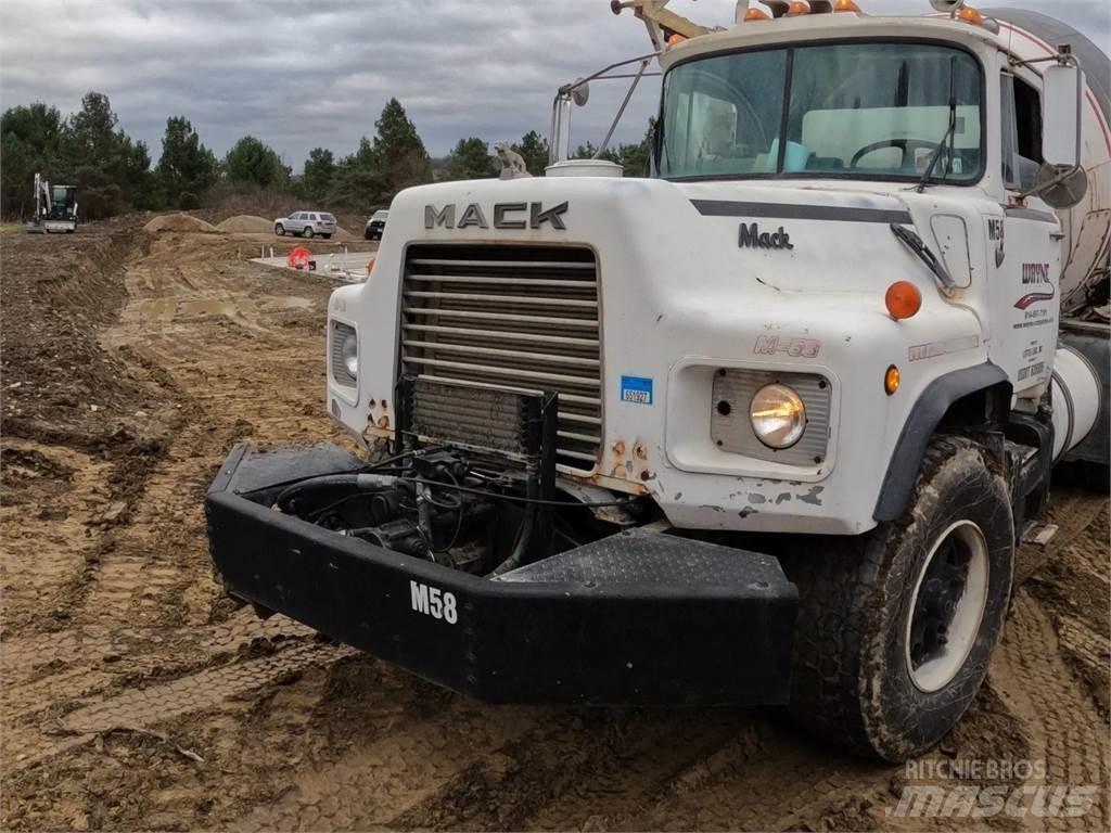 Mack DM690S Інше обладнання