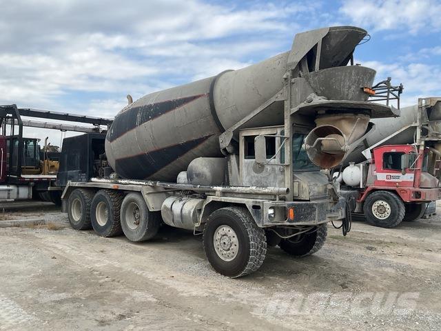 Advance  Вантажівки / спеціальні