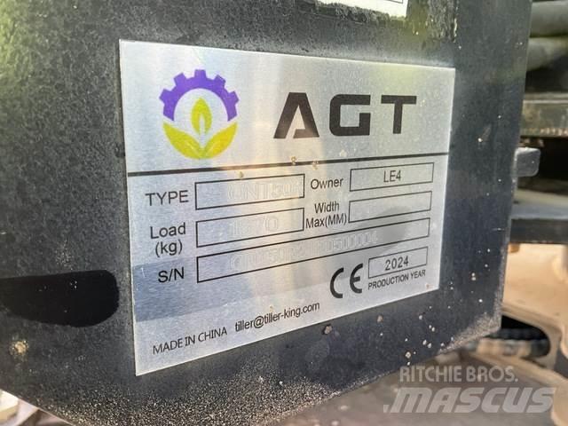 AGT QNT50R Гусеничні екскаватори
