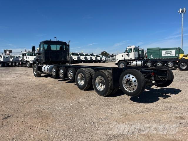 Autocar DC64 Кабіни