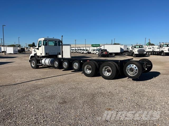 Autocar DC64 Кабіни