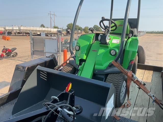 Avant M225 Фронтальні навантажувачі
