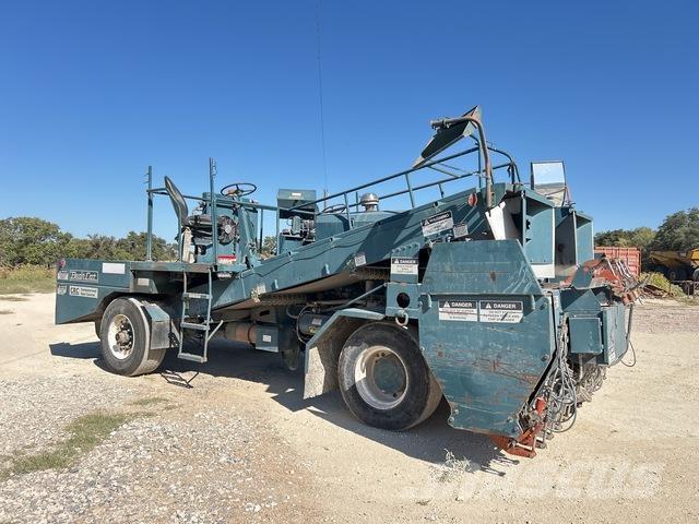  Bearcat Розсіювачі солі та піску