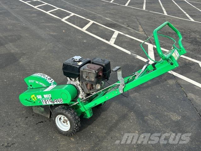 Blue Bird SG13 Машини для подрібнення пнів