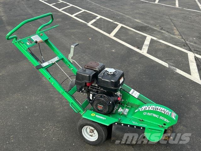 Blue Bird SG13 Машини для подрібнення пнів