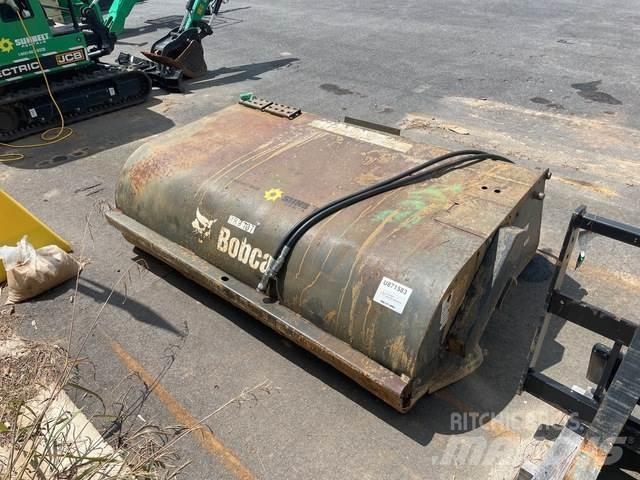 Bobcat 72 Підмітальні машини