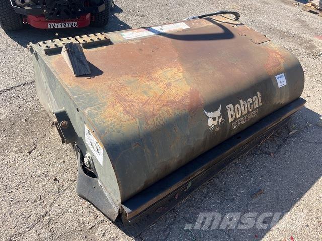 Bobcat 72 Підмітальні машини
