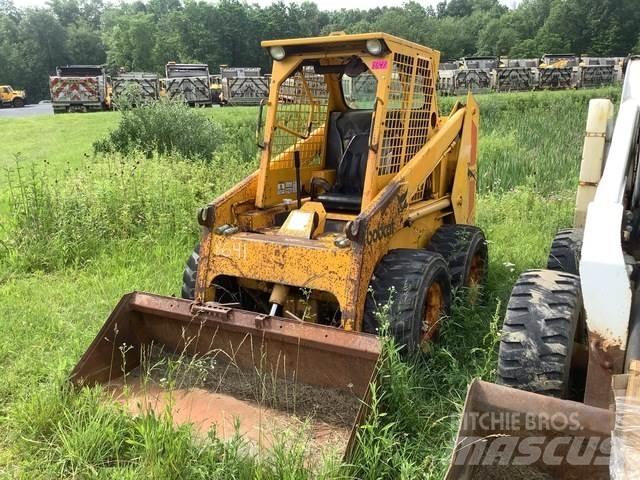 Bobcat 843 Міні-навантажувачі