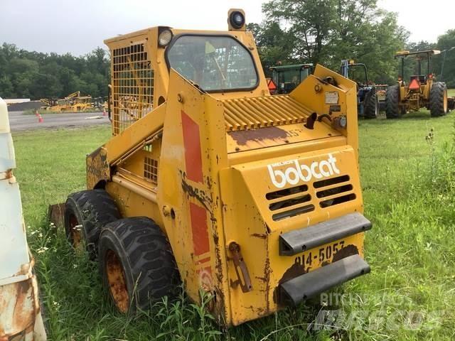 Bobcat 843 Міні-навантажувачі