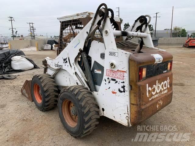 Bobcat 873 Міні-навантажувачі