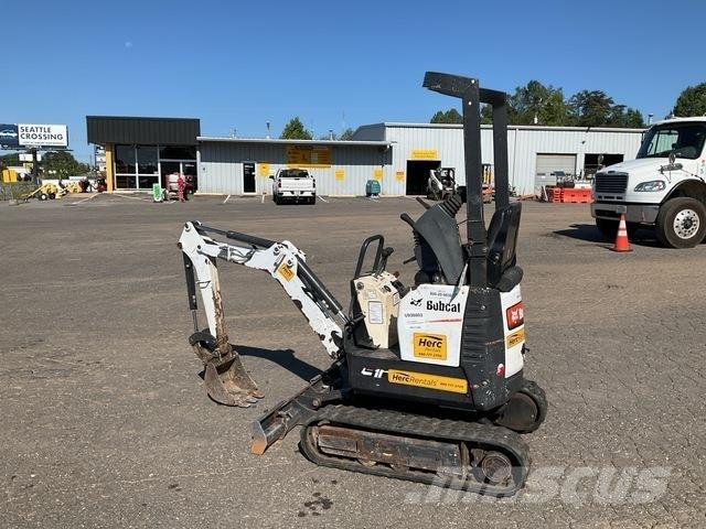 Bobcat E10 Гусеничні екскаватори
