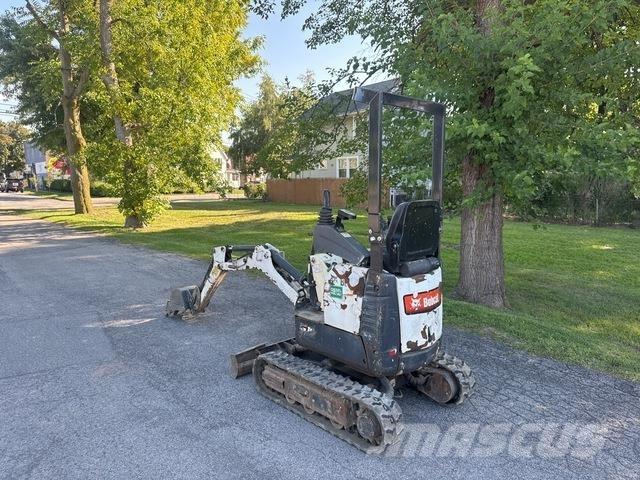 Bobcat E10 Гусеничні екскаватори
