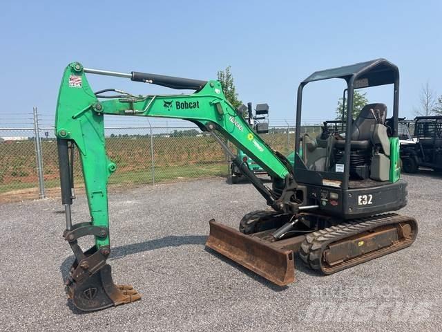 Bobcat E32 Гусеничні екскаватори