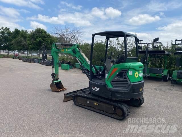 Bobcat E32 Гусеничні екскаватори