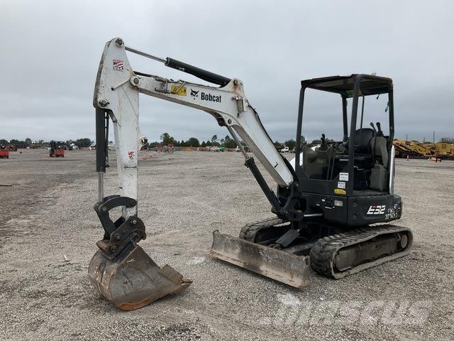 Bobcat E32 Гусеничні екскаватори