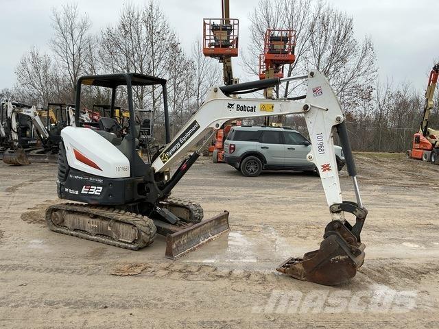 Bobcat E32 Гусеничні екскаватори