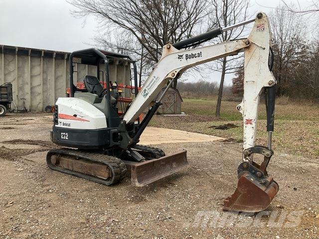 Bobcat E32 Гусеничні екскаватори