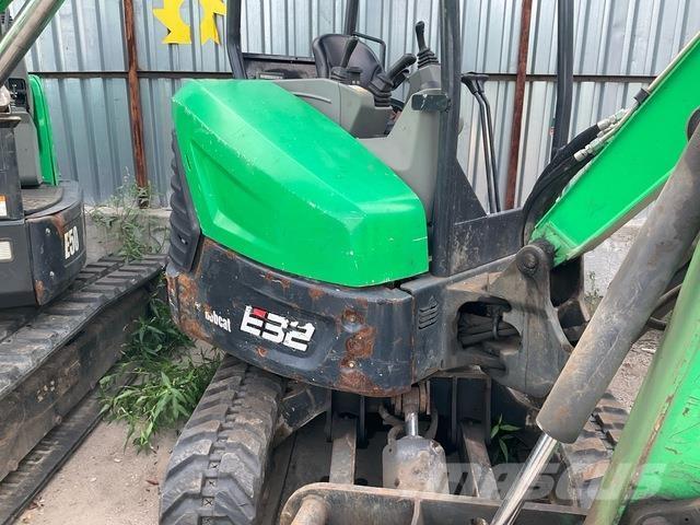 Bobcat E32i Гусеничні екскаватори