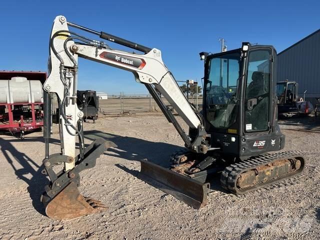 Bobcat E35 Гусеничні екскаватори