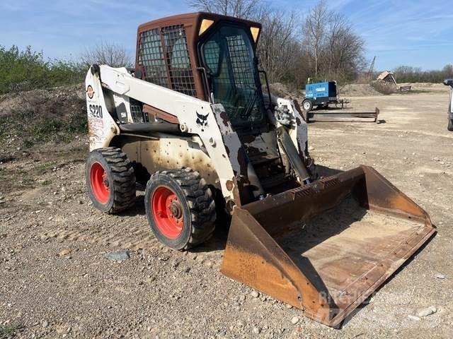 Bobcat S220 Міні-навантажувачі