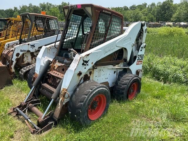 Bobcat S250 Міні-навантажувачі