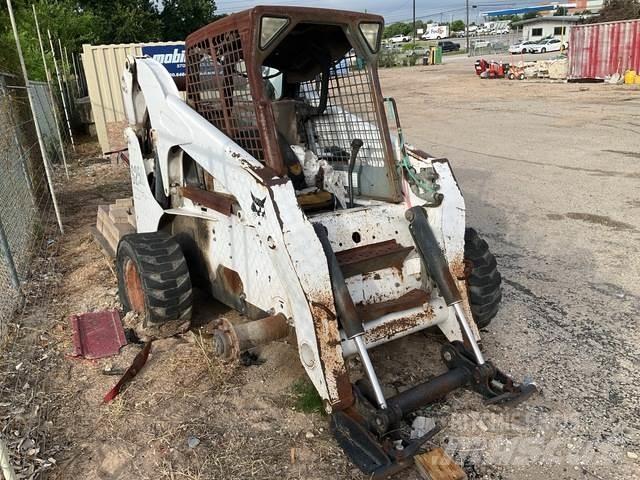 Bobcat S250 Міні-навантажувачі