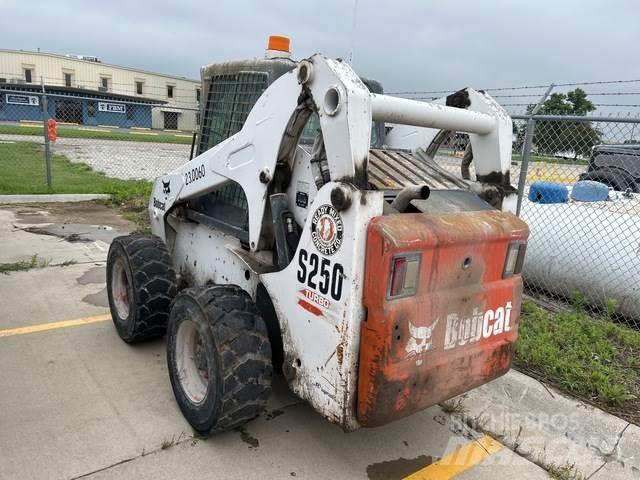 Bobcat S250 Міні-навантажувачі