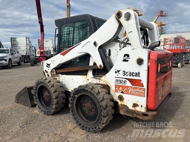 Bobcat S650 Міні-навантажувачі