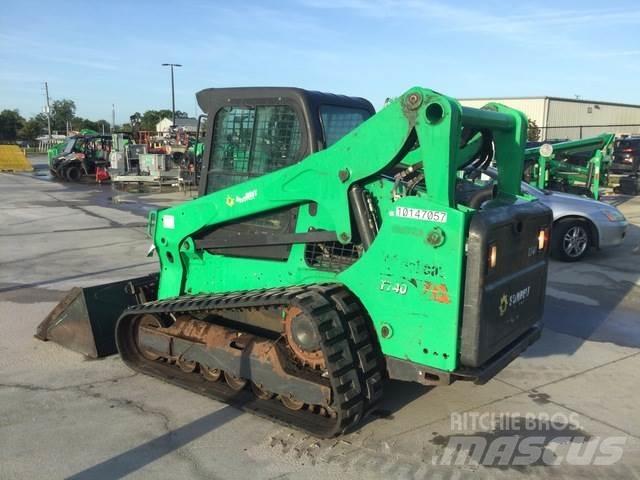 Bobcat T740 Міні-навантажувачі
