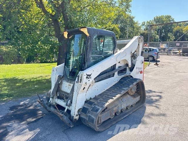Bobcat T740 Міні-навантажувачі