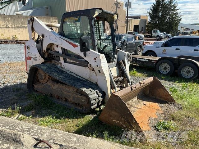 Bobcat T740 Міні-навантажувачі