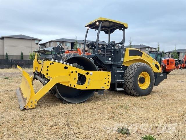 Bomag BW213DH Грунтові котки