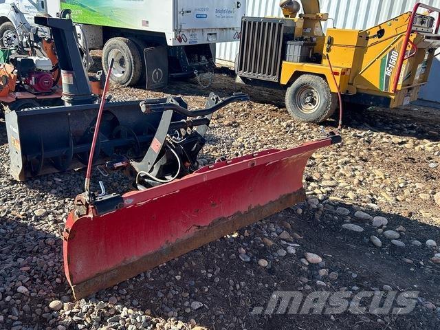 Boss  Снігоочищувальні ножі та плуги