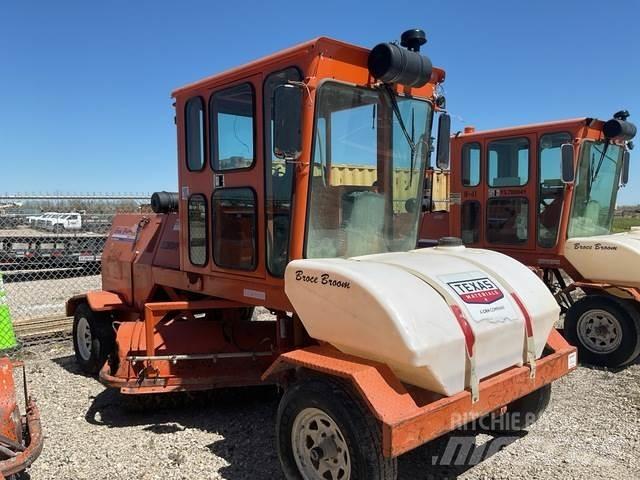 Broce CR350 Внутрішні підмітальні машини