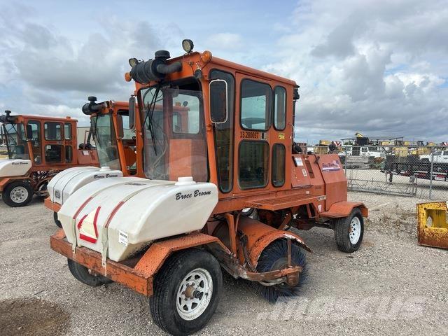 Broce CRT350 Внутрішні підмітальні машини