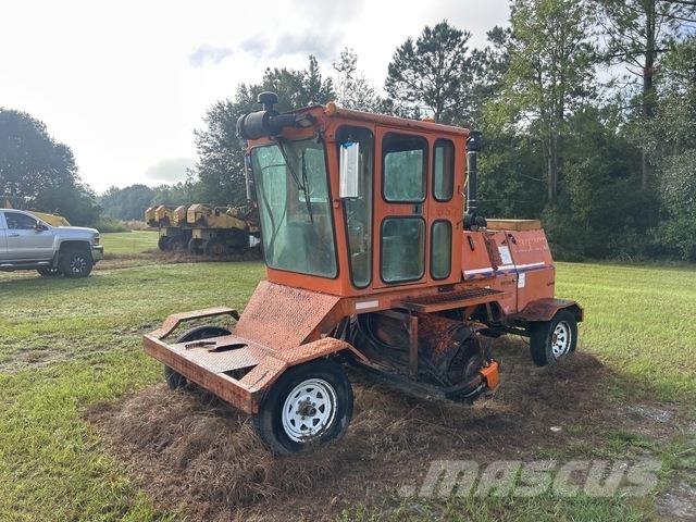 Broce KR-350 Внутрішні підмітальні машини