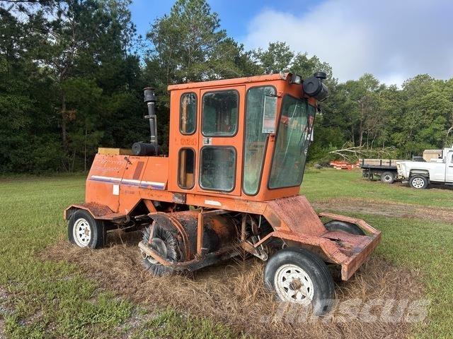Broce KR-350 Внутрішні підмітальні машини
