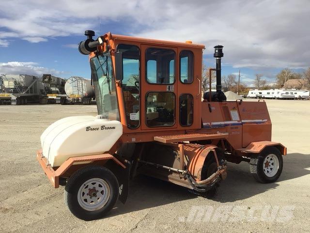 Broce KR350 Внутрішні підмітальні машини