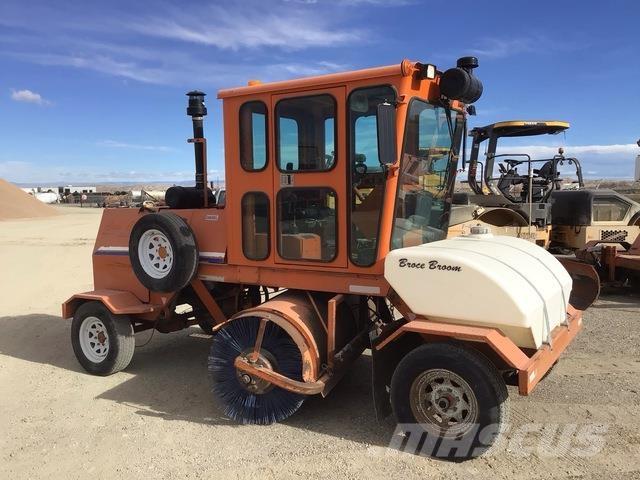 Broce KR350 Внутрішні підмітальні машини