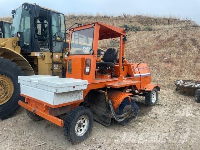 Broce RJ300 Внутрішні підмітальні машини