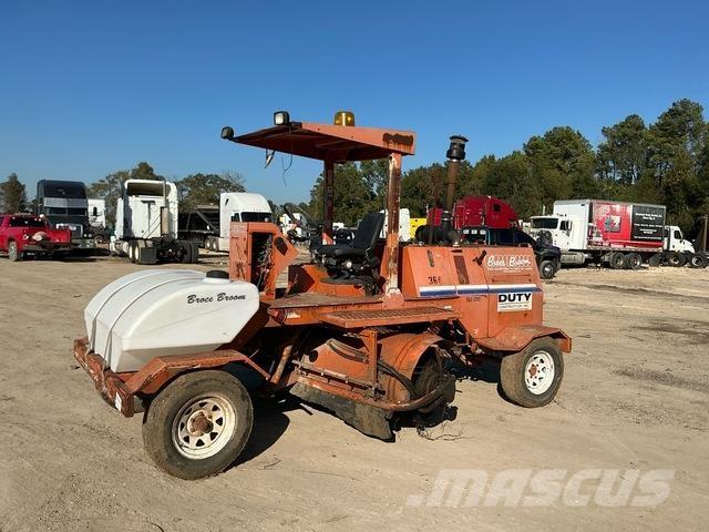 Broce RJ350 Внутрішні підмітальні машини