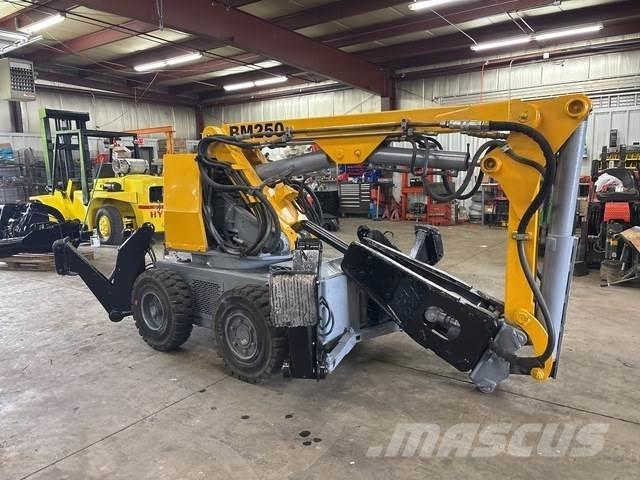 Brokk BM250E Екскаватори для знесення споруд
