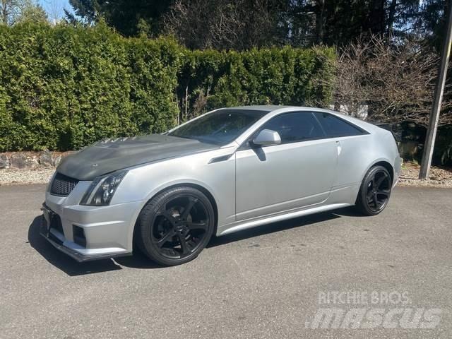 Cadillac CTS Автомобілі