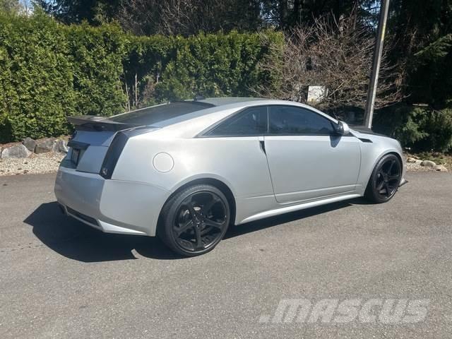 Cadillac CTS Автомобілі