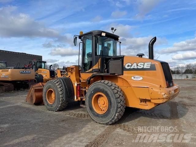 CASE 621E Фронтальні навантажувачі