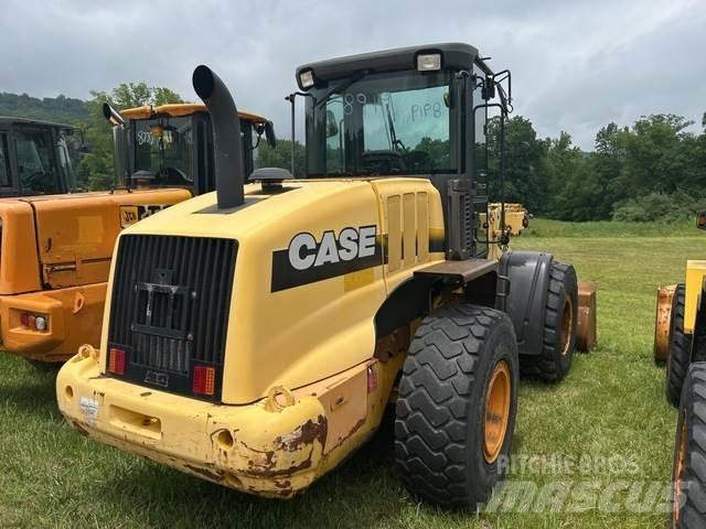 CASE 621E Фронтальні навантажувачі