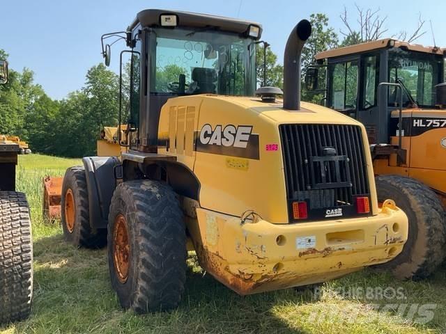 CASE 621E Фронтальні навантажувачі