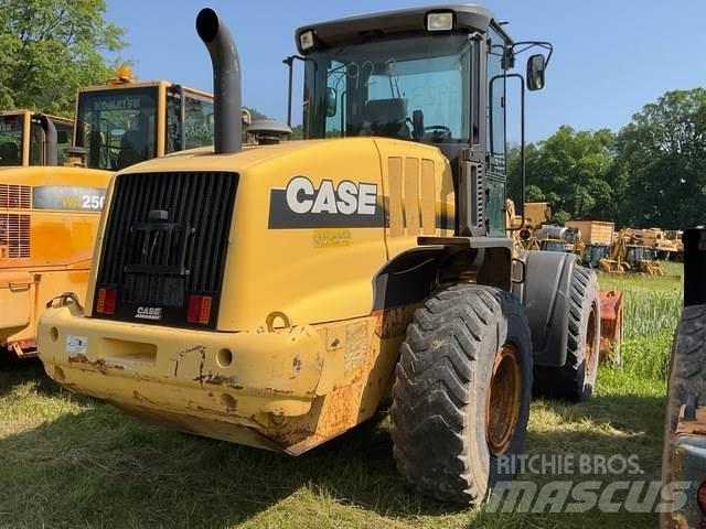 CASE 621E Фронтальні навантажувачі