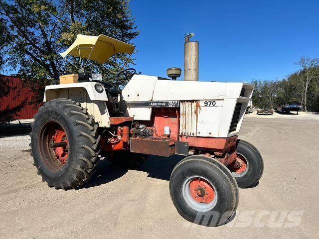 CASE 970 Трактори